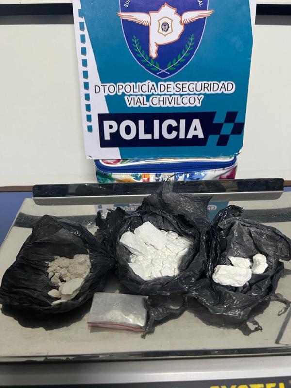 Venían de Buenos Aires con droga y fueron detenidos