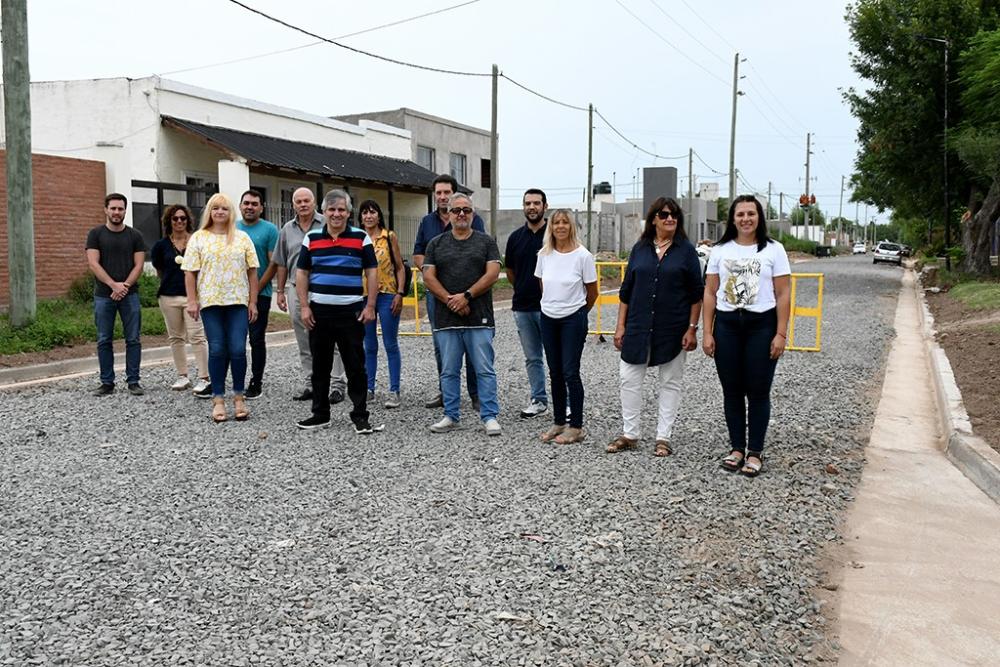 Finalizan cinco nuevas cuadras de cordón cuneta