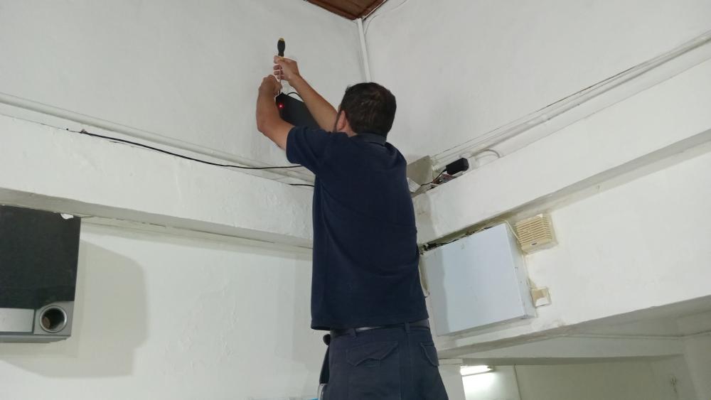 Instalan cámaras de vigilancia en la Escuela 65