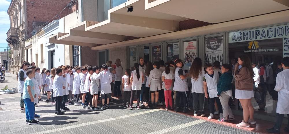 “Es una alegría poder continuar con esta política para que los chivilcoyanos puedan disfrutar del teatro”