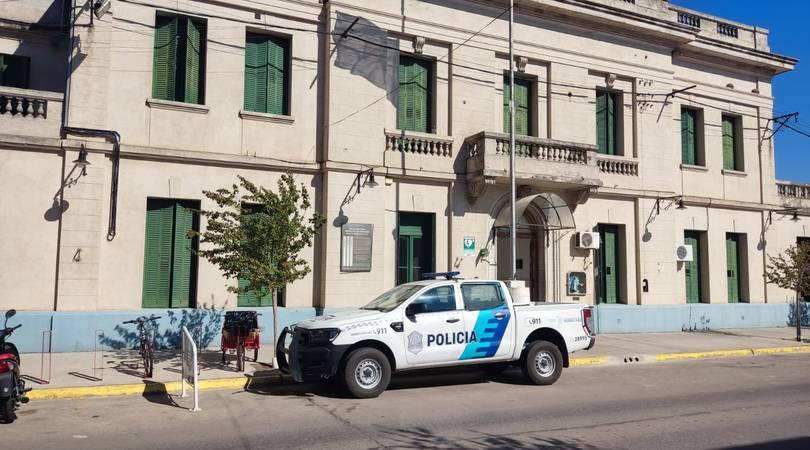 Acusan a policías de Chacabuco de vender cables secuestrados en Junín