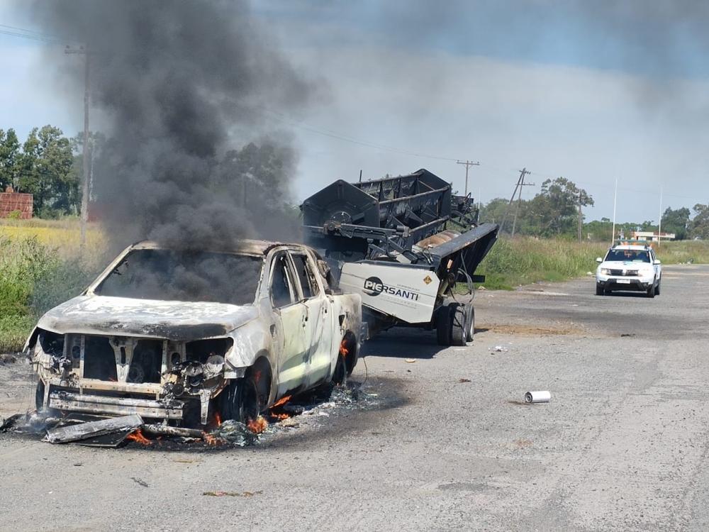Un incendio destruyó una camioneta que iba circulando