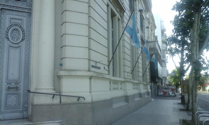 Milei firmó el decreto que transforma al Banco Nación en una sociedad anónima