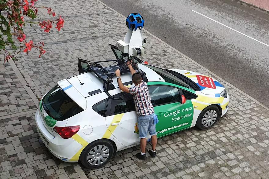 Un bragadense salió desnudo en Street View y Google debe indemnizarlo