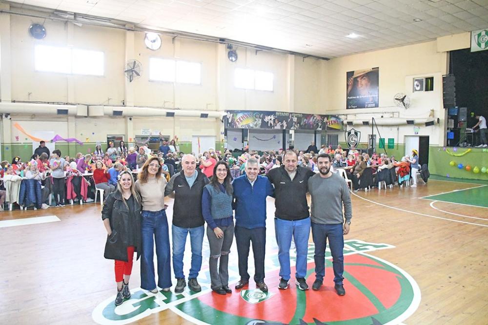 Gran festejo por el Día de la Primavera y el Día del Jubilado en Estadio Centro