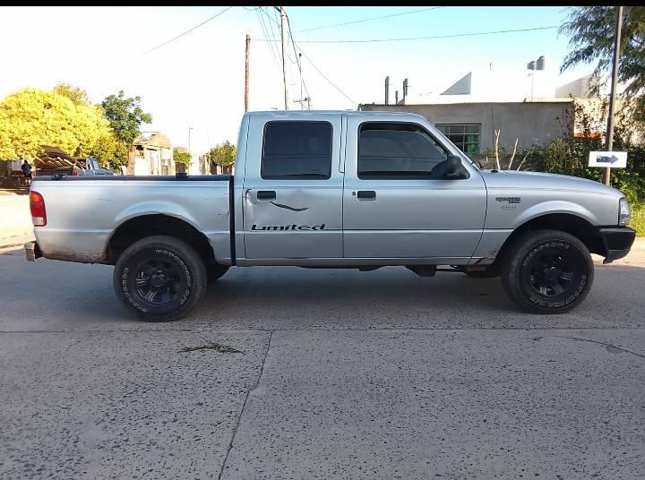 Camioneta y moto colisionan en calle Viamonte