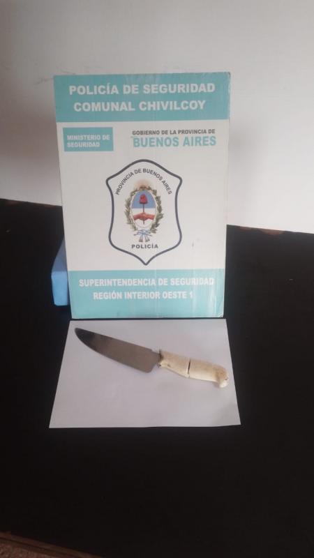 La Policía detuvo a un hombre que amenazó con un arma blanca en un comercio