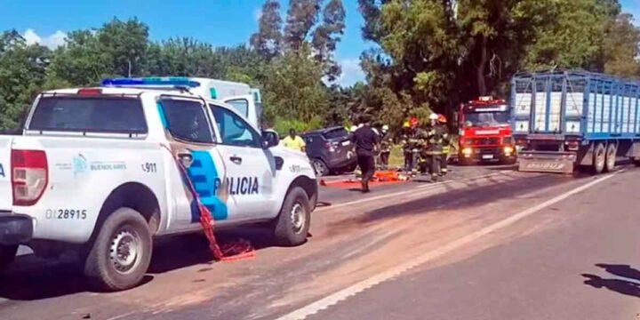 Fatal choque: dos personas murieron tras un violento impacto