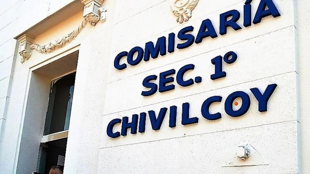 LA POLICÍA COMUNAL DETIENE A UNA PERSONA POR DESOBEDIENCIA TRAS INCUMPLIR UNA MEDIDA JUDICIAL