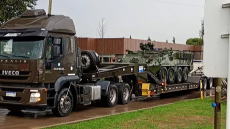 Despliegue militar de traslado de blindados
