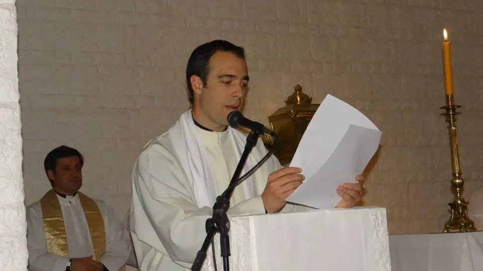 El Sacerdote Federico Lagoa cuenta su experiencia en Italia