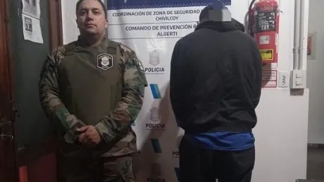 Atrincherado en una estancia con una cuchilla