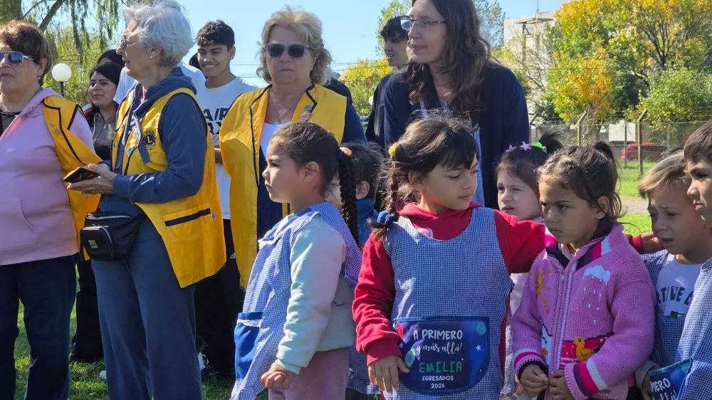 Lanzaron el proyecto “Que vuelvan los polinizadores” en el Paseo Guernica proyecto escolar que reunió al municipio y varias instituciones