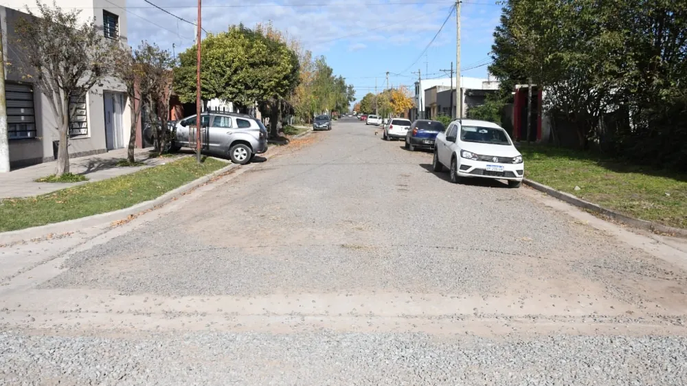 El Intendente presentó 10 nuevas cuadras de cordón cuneta. Una obra realizada íntegramente con recursos, personal y maquinarias municipales