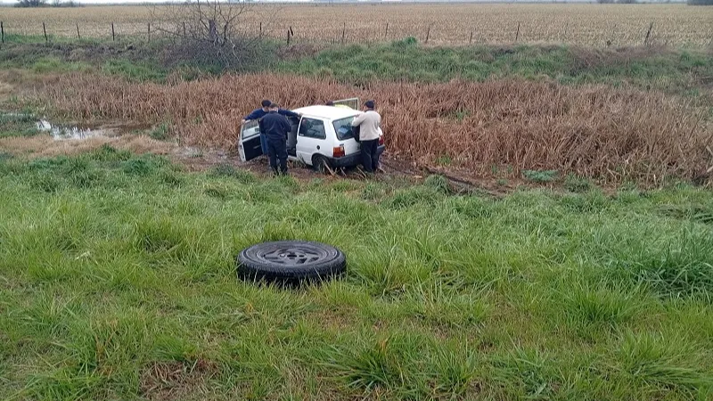 Despistó en la Ruta 5 tras desprenderse una rueda de su automóvil